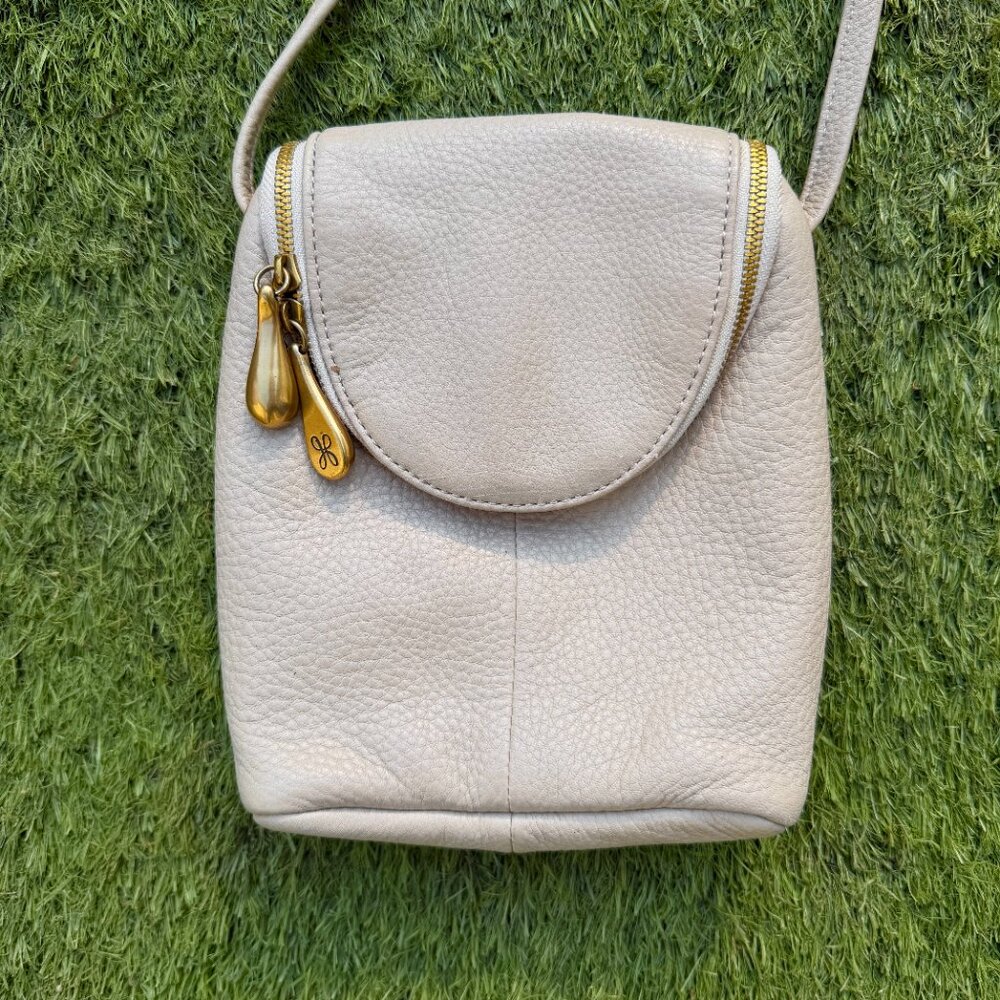Hobo Fern Beige Leather Crossbody Bag EUC - Picture 2 of 5